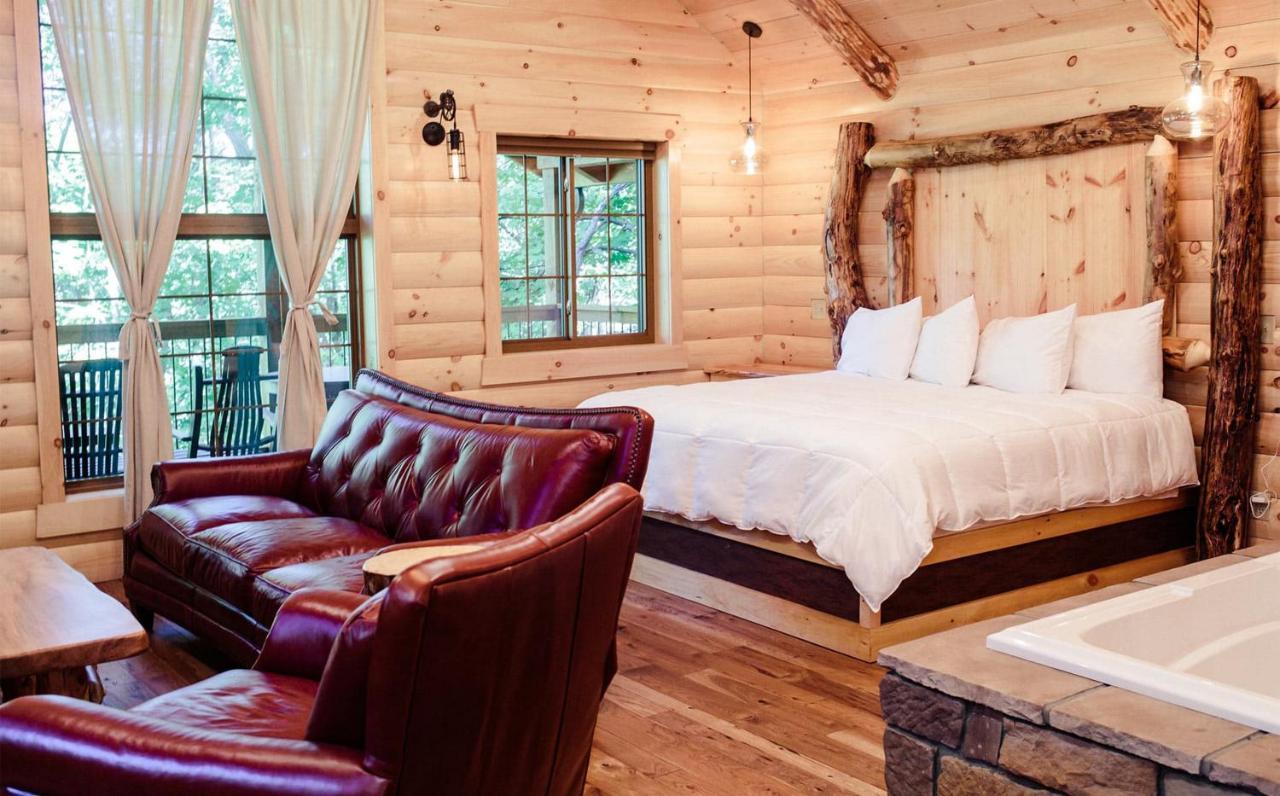 Cricket Hill Treehouse By Amish Country Lodging มิลเลอร์สเบิร์ก ภายนอก รูปภาพ